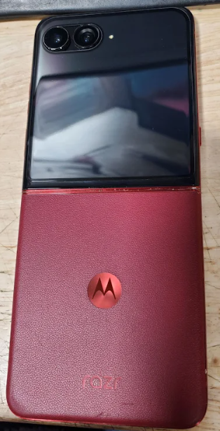 Moto Razr Ultra 5G 2025 | 512GB, 16GB| 7.0" Unlocked Global 5G / 4G LTE XT2551-2 ***READ DESCRIPTION*** (Renewed | Smart Saver, PANTONE Rio Red)