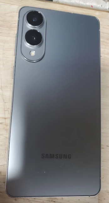 Samsung Galaxy S25 Edge 5G (256GB, 12GB) 6.7"S937U ***OEM LCD EXCELLENT CONDITION*** (Renewed | Smart Saver, Titanium Silver)