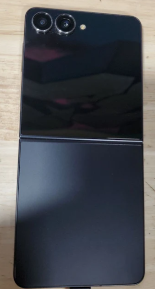 SAMSUNG Galaxy Z Flip7 5G (512GB, 12GB) 6.9" Fully Unlocked US **READ DESCRIPTION** (Renewed | Smart Saver, Jet Black)