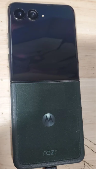 Camera+Housing+Batt and functional Elements only for Motorola Moto Razr Ultra 5G 2025 (For Parts | Non-Functional, PANTONE Scarab Green)