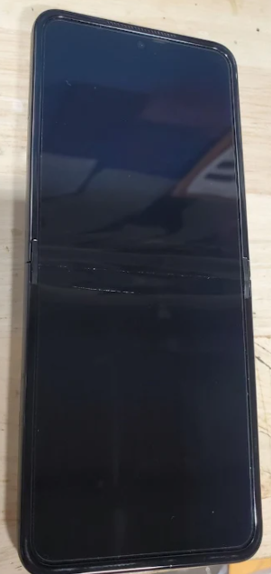 Moto Razr 5G 2024 (256GB, 8GB) 6.9"  5G / 4G LTE XT2453V *** READ DESCRIPTION*** (For Parts | Non-Functional, Koala Gray)