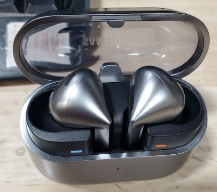 SAMSUNG Galaxy Buds3 Pro R630 Wireless Earbuds w/ ANC & AI Language Interpreter ***READ DESCRIPTION*** (Renewed | Smart Saver, Silver)