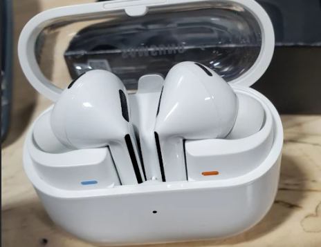 SAMSUNG Galaxy Buds3 Pro R630 Wireless Earbuds ***READ DESCRIPTION*** (For Parts | Non-Functional, White)