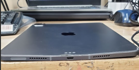 Apple iPad Pro 11" 4th Gen 2022 5G (256GB, Wi-Fi + LTE) Global**READ DESCRIPTION (Renewed | Smart Saver, Space Gray)