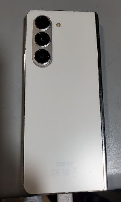Samsung Galaxy Z Fold5 5G (256GB, 12GB) 7.6" Factory Unlocked *READ DESCRIPTION* (For Parts | Non-Functional, Cream)