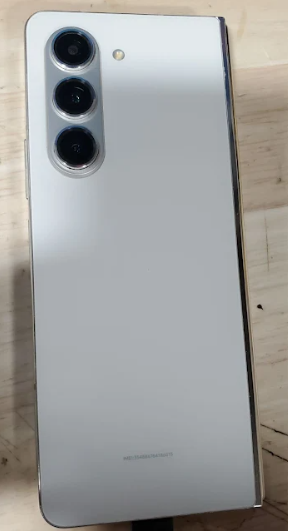 Samsung Galaxy Z Fold5 5G (512GB, 12GB) 7.6" Factory Unlocked GSM/CDMA F946U ***READ DESCRIPTION*** (For Parts | Non-Functional, Cream)