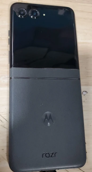 Moto Razr 5G 2024 (256GB, 8GB) 6.9" Fully Unlocked 5G / 4G LTE XT2453V *** READ DESCRIPTION*** (Renewed | Smart Saver, Koala Gray)