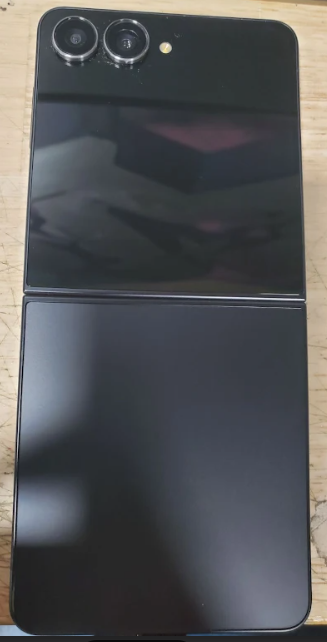 SAMSUNG Galaxy Z Flip7 5G (256GB, 12GB) 6.9" Fully Unlocked US***READ DESCRIPTION*** (Renewed | Smart Saver, Jet Black)