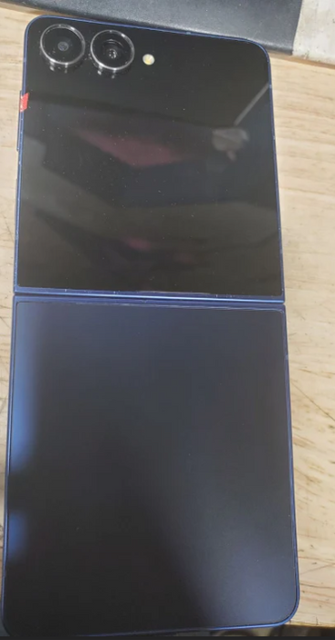 SAMSUNG Galaxy Z Flip7 5G (512GB, 12GB) 6.9" Ful Unlocked US ***READ DESCRIPTION*** (Renewed | Smart Saver, Blue)