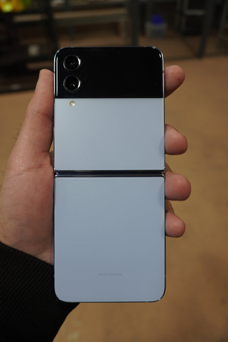 SAMSUNG Galaxy Z Flip4 5G (256GB, 8GB) 6.7" Fully Unlocked for US & Global F721U (Renewed | Like New)