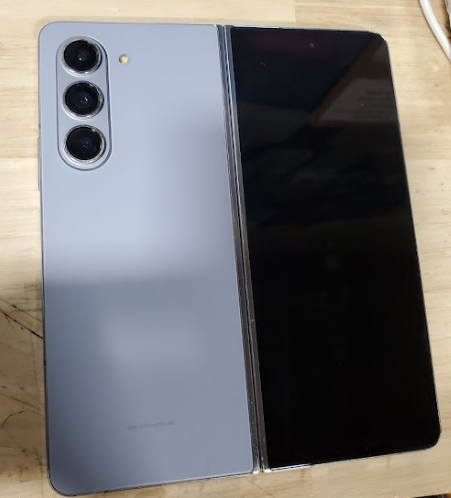 Samsung Galaxy Z Fold5 5G (256GB, 12GB) 7.6" Factory Unlocked GSM/CDMA F946U ***READ DESCRIPTION*** (Renewed | Smart Saver, Icy Blue)