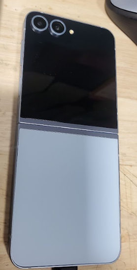 SAMSUNG Galaxy Z Flip6 5G (256GB) Fully Unlocked F741U ***READ DESCRIPTION*** (For Parts | Non-Functional, Blue)