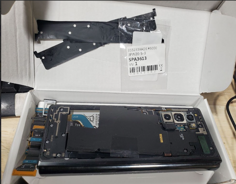 SAMSUNG Galaxy Z Fold2 5G (256GB, 12GB) Unlocked F916U- READ DESCRIPTION (For Parts | Non-Functional, Mystic Black)