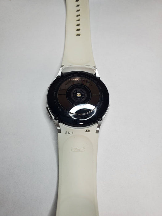 SAMSUNG Galaxy Watch4 (40mm, WiFi + LTE) Fitness Smartwatch (R865)FOR PARTS ONLY (For Parts Only / Not Working, Silver)