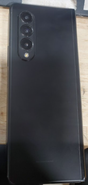 SAMSUNG Galaxy Z Fold 3 5G - For Parts Only - Software issue (For Parts | Non-Functional, Phantom Black)