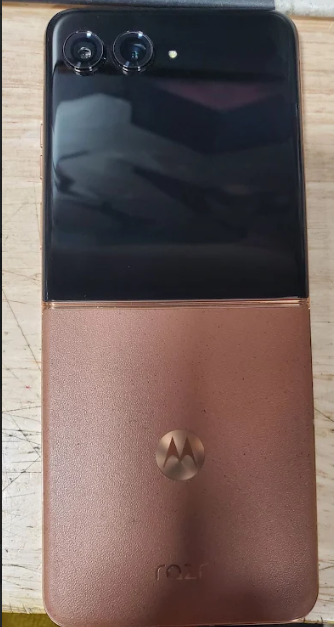 Motorola Razr+Plus 5G 2025 | 256GB, 12GB, 6.9" w/ Titanium Hinge Unlocked Global (Renewed | Smart Saver, PANTONE Mocha Mousse)