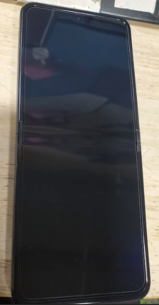 Motorola Razr+Plus 5G 2025 | 256GB, 12GB | 6.9" ***READ DESCRIPTION*** (Renewed | Smart Saver, Midnight Blue)