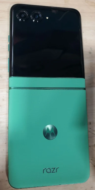 Moto Razr 5G 2025 | 256GB, 8GB | 6.9" Fully Unlocked Global 5G / 4G LTE XT2553V ***READ DESCRIPTION*** (For Parts | Non-Functional, PANTONE Spring Bud)