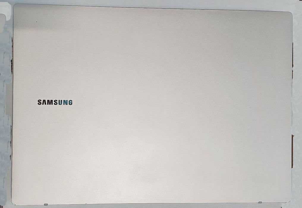 Samsung Galaxy Book Go (256 GB, 8 GB, Wi-Fi + 5G/4G) Laptop con Windows de 14" y conectividad celular (aceptable, reacondicionada, color plata)