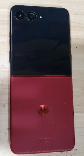 Moto Razr Ultra 5G 2025 | 512GB, 16GB| 7.0" Unlocked Global (READ DESCRIPTION) (Renewed | Smart Saver, PANTONE Rio Red)