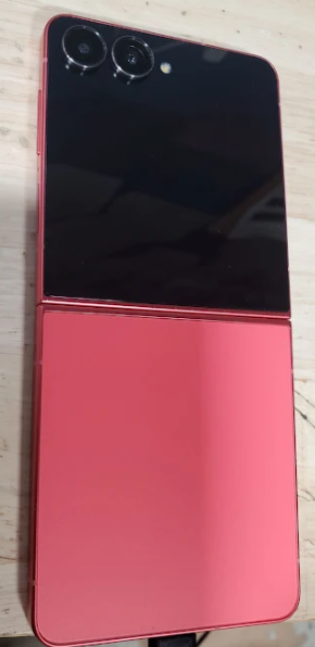 SAMSUNG Galaxy Z Flip7 (256GB, 12GB) 6.9 " OEM EXC Cosmetic Cond-Functional/Flickers/AS IS (Renewed | Smart Saver, Coral Red)