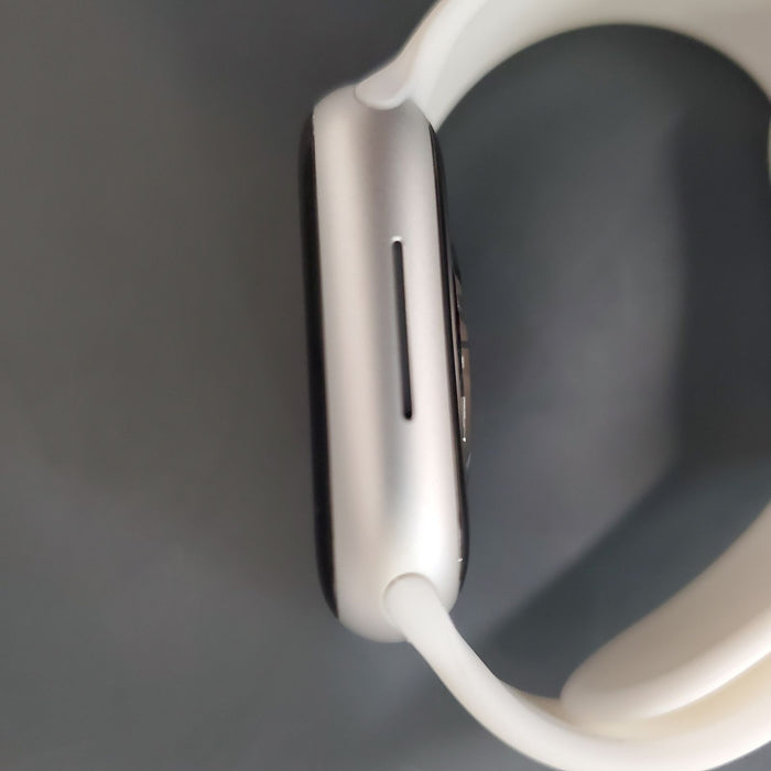 Apple Watch Series 8 (41mm, GPS + Cellular) 1.69" Fully Unlocked - FOR PARTS (For Parts Only / Not Working, Silver)