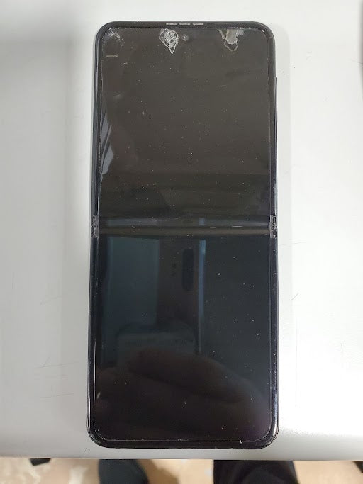 SAMSUNG Galaxy Z Flip3 5G (128GB, 8GB) LCD Defect, Fully Unlocked F711U (For Parts Only / Not Working, Phantom Black)