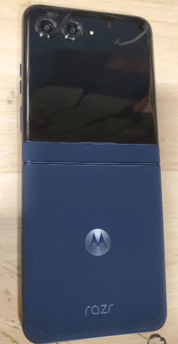 Moto Razr 5G 2025 | 256GB, 8GB | 6.9" Fully Unlocked Global 5G / 4G LTE XT2553V ***READ DESCRIPTION*** (Renewed | Smart Saver, PANTONE Gibraltar Sea)
